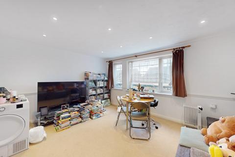 2 bedroom flat for sale, Rodwell Close, Ruislip HA4