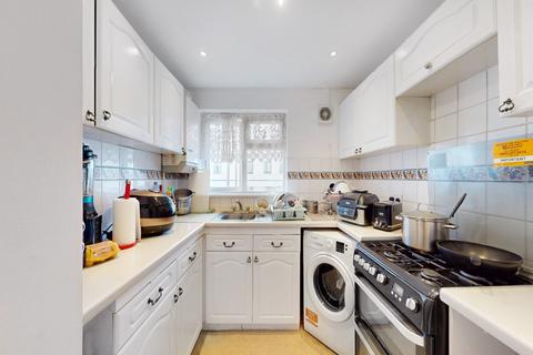 2 bedroom flat for sale, Rodwell Close, Ruislip HA4