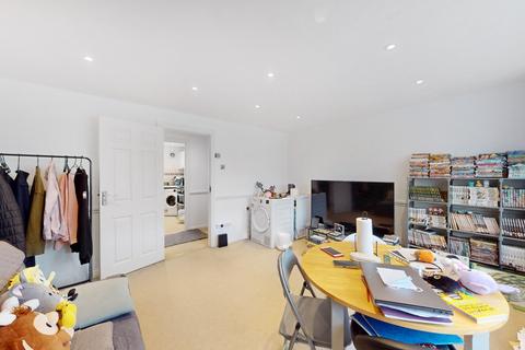 2 bedroom flat for sale, Rodwell Close, Ruislip HA4