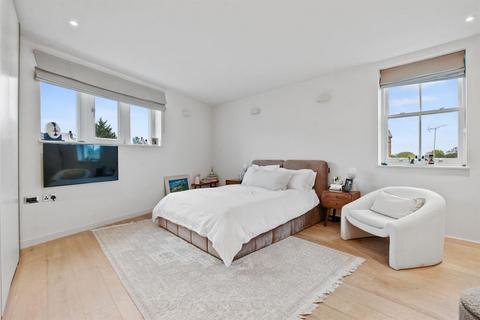 2 bedroom flat for sale, Archway Road, Highgate, London, N6