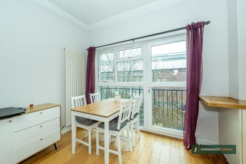 2 bedroom flat for sale, Frithville Gardens Shepherds Bush, W12