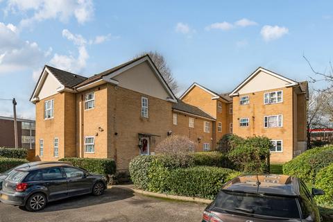2 bedroom apartment for sale, Junction Road, Romford RM1