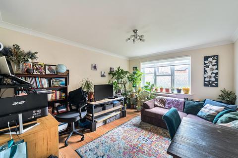 2 bedroom apartment for sale, Junction Road, Romford RM1
