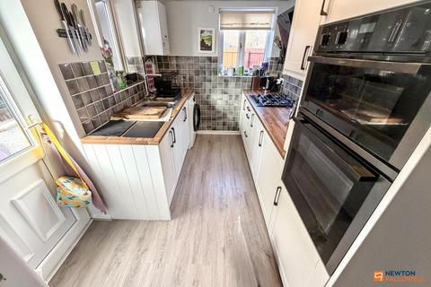2 bedroom semi-detached house for sale, Wycliffe Grove, Werrington, Peterborough, PE4