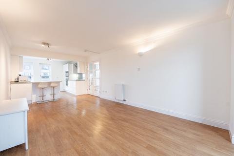 3 bedroom flat to rent, Sauchiehall Street, Flat 4/2, Kelvingrove, Glasgow, G3 7UE