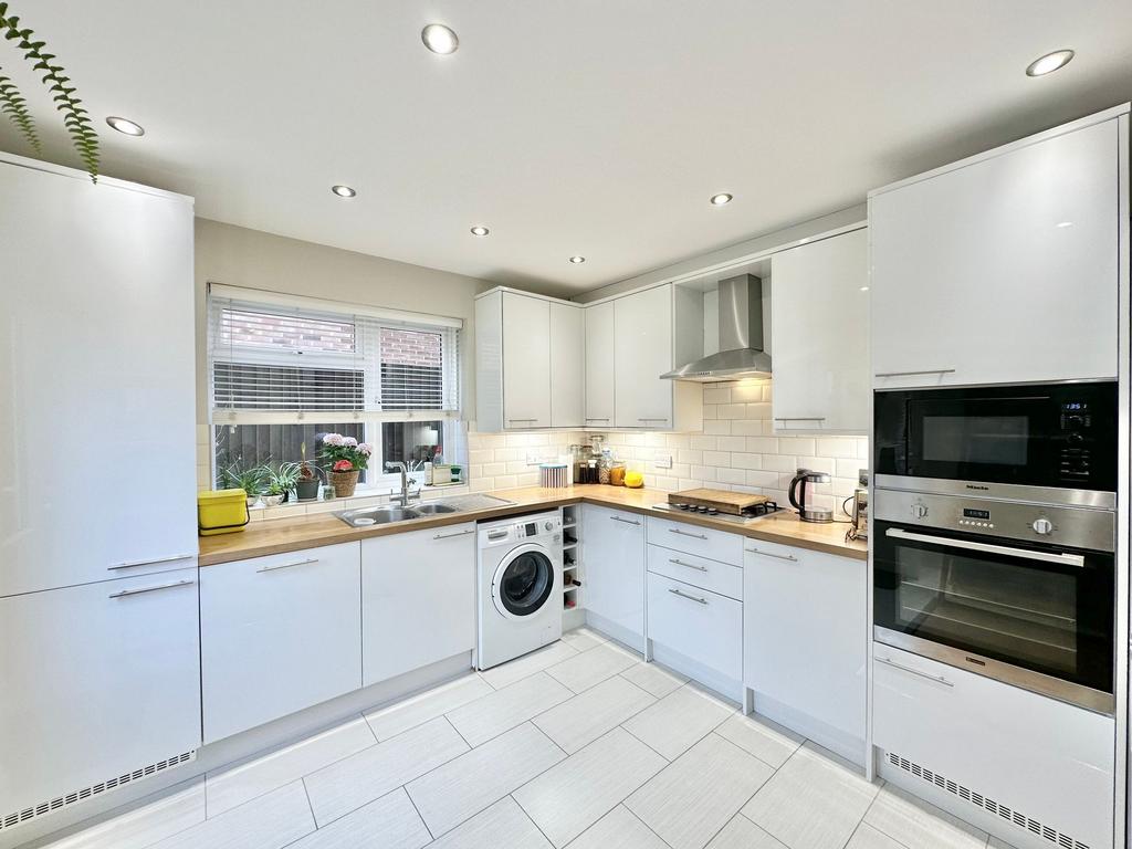 Kitchen/Dining