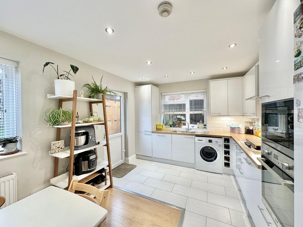 Kitchen/Dining