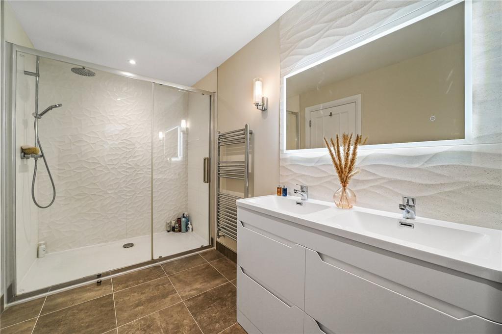 Ensuite
