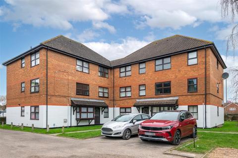1 bedroom flat for sale, Brighton Road, Horley