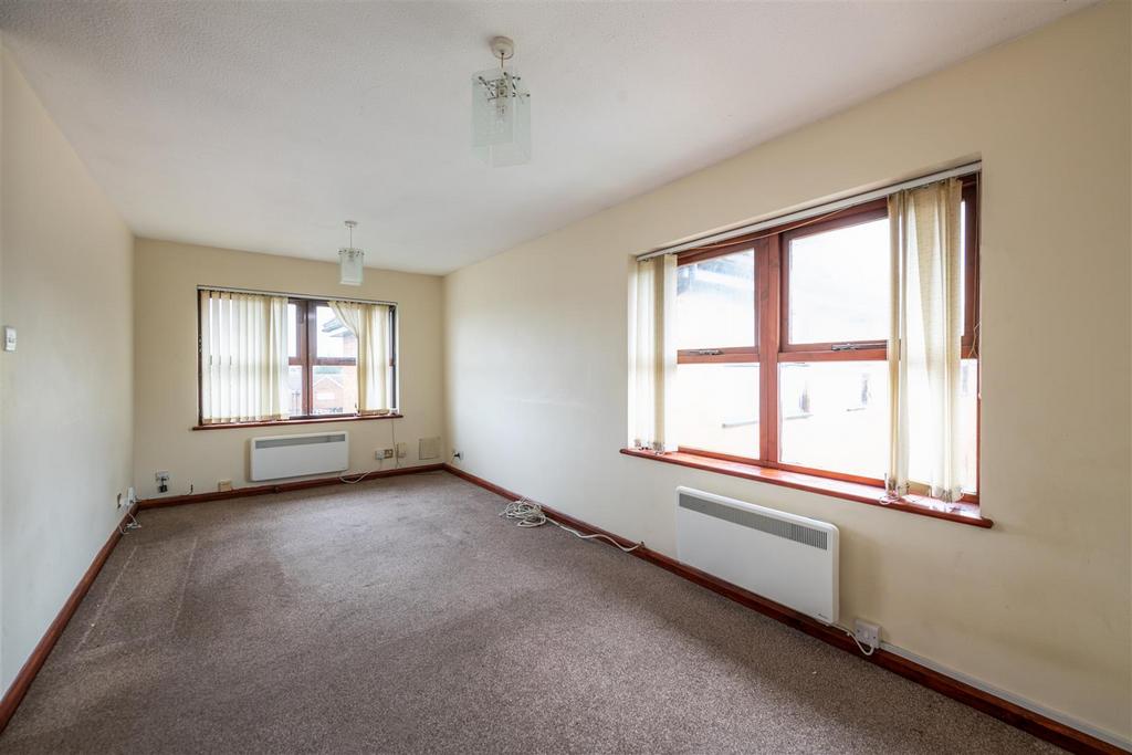 11 Lumley Court internals-3.jpg
