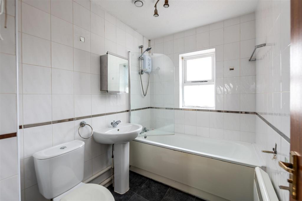 11 Lumley Court internals-6.jpg