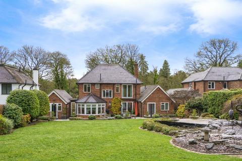 4 bedroom detached house for sale, Knowle Grove, Surrey GU25