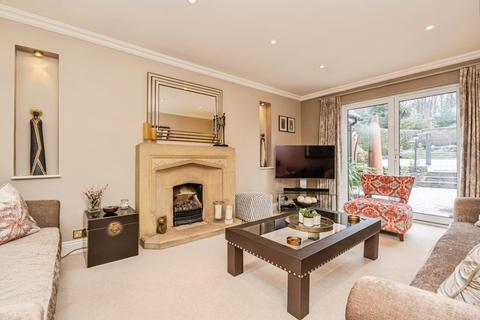 4 bedroom detached house for sale, Knowle Grove, Surrey GU25