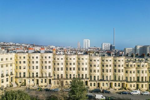 2 bedroom flat for sale, Brunswick Square, Hove, BN3