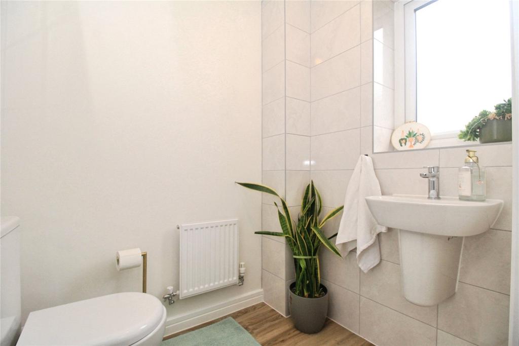 Cloakroom/Wc