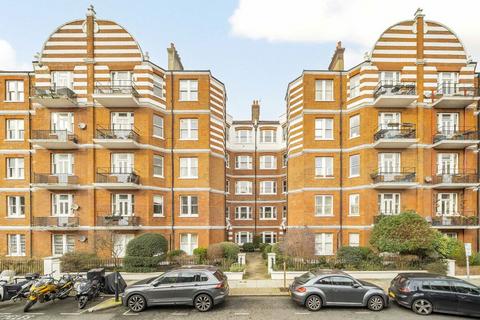 2 bedroom flat for sale, Lurline Gardens, London SW11