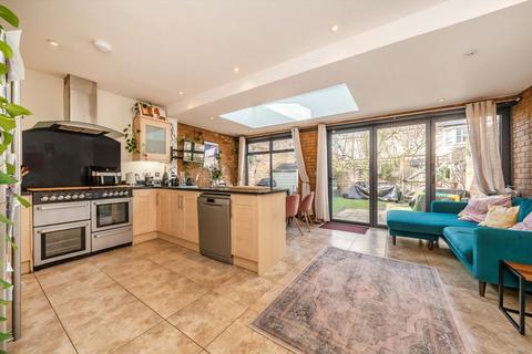 undefined, Algar Road, Old Isleworth TW7
