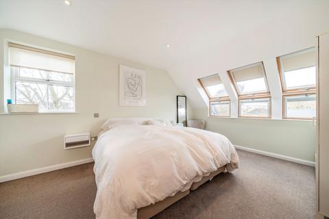 undefined, Algar Road, Old Isleworth TW7