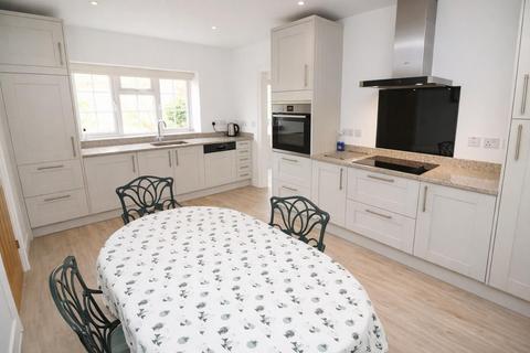 undefined, Wood Street, Higham Ferrers NN10