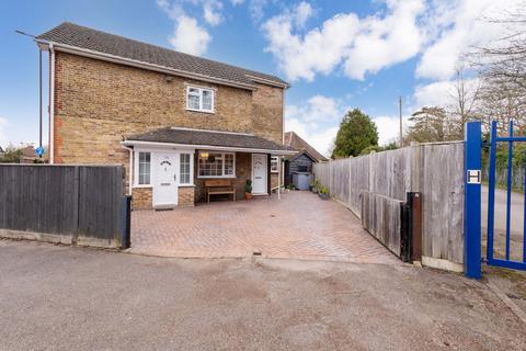 2 bedroom ground floor maisonette for sale, Maidenhead Road, Windsor SL4