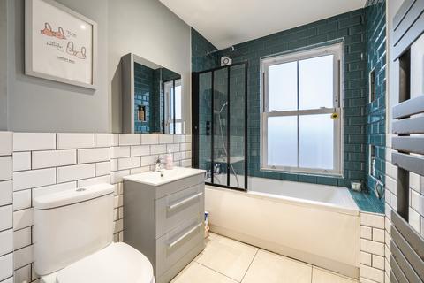 2 bedroom flat for sale, Santley Street, Brixton, London, SW4