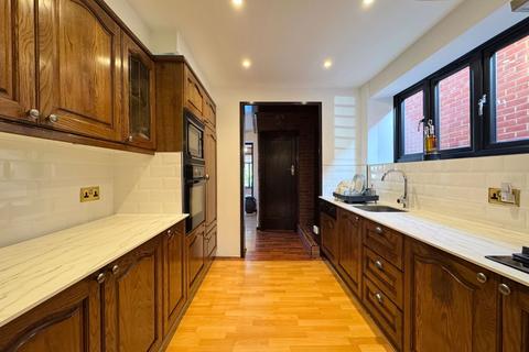 5 bedroom detached house for sale, Edgwarebury Lane, Edgware, HA8