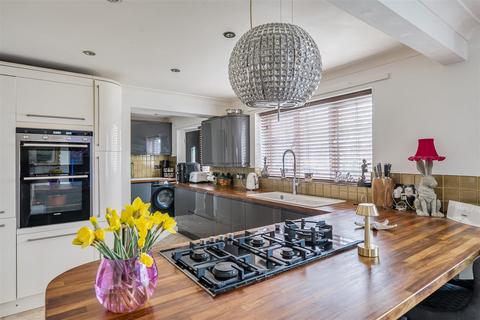 4 bedroom detached house for sale, Osborne Road, Bridport