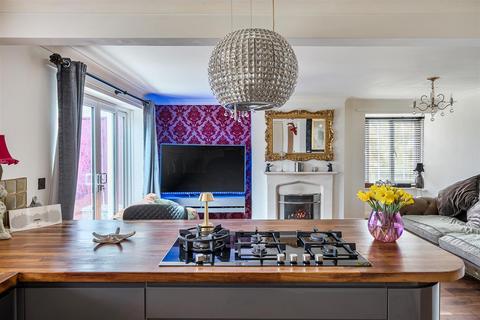 4 bedroom detached house for sale, Osborne Road, Bridport