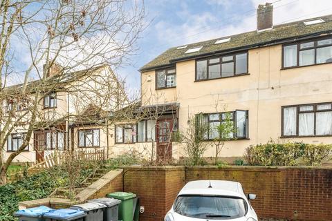 3 bedroom flat to rent, Beverley Gardens, Wembley HA9