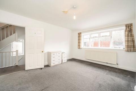 3 bedroom flat to rent, Beverley Gardens, Wembley HA9