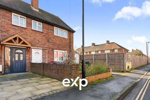 3 bedroom end of terrace house for sale, Sparrow Farm Drive, Feltham TW14