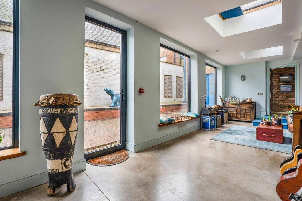 Family/Garden Room.