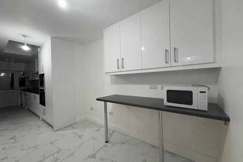 undefined, Marvell Avenue, Hayes UB4