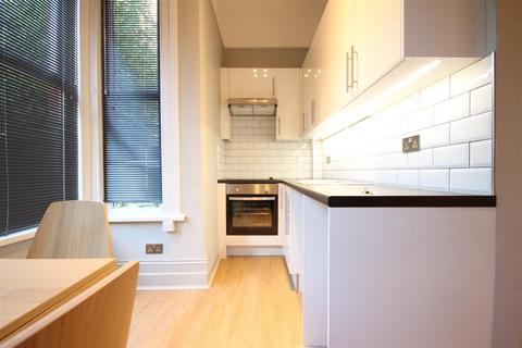 1 bedroom apartment to rent, Connaught Road, London, NW10 9