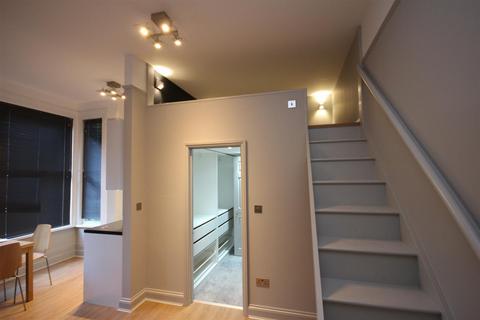 1 bedroom apartment to rent, Connaught Road, London, NW10 9