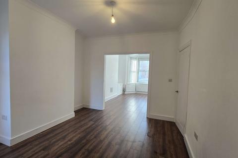 3 bedroom terraced house to rent, Luton LU2
