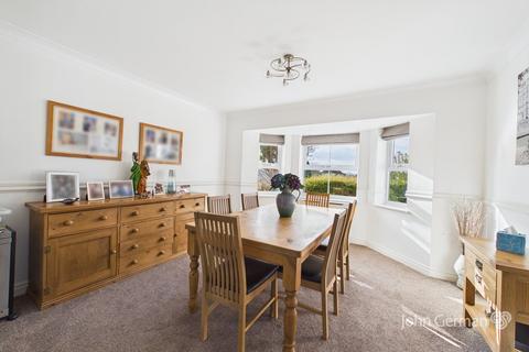 4 bedroom detached house for sale, Highcroft Drive, Burton-on-Trent