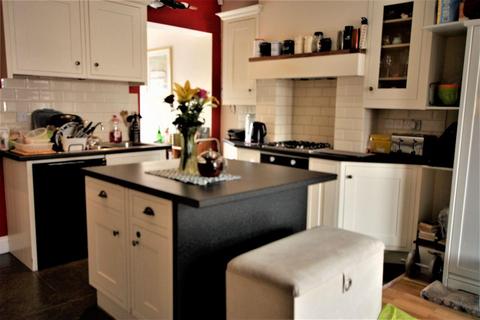 undefined, Whitehorse Lane, Croydon SE25 6RE