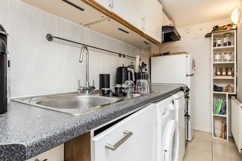 undefined, Hyde Road, Richmond TW10