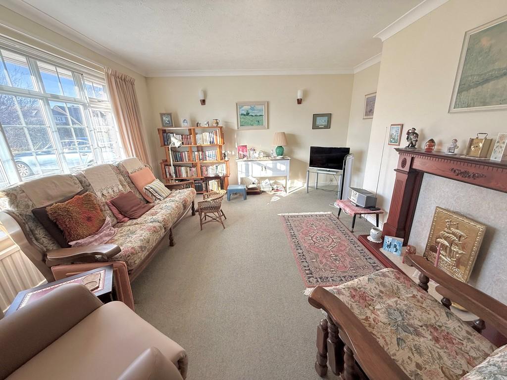 37 Jervis Avenue Lounge 1