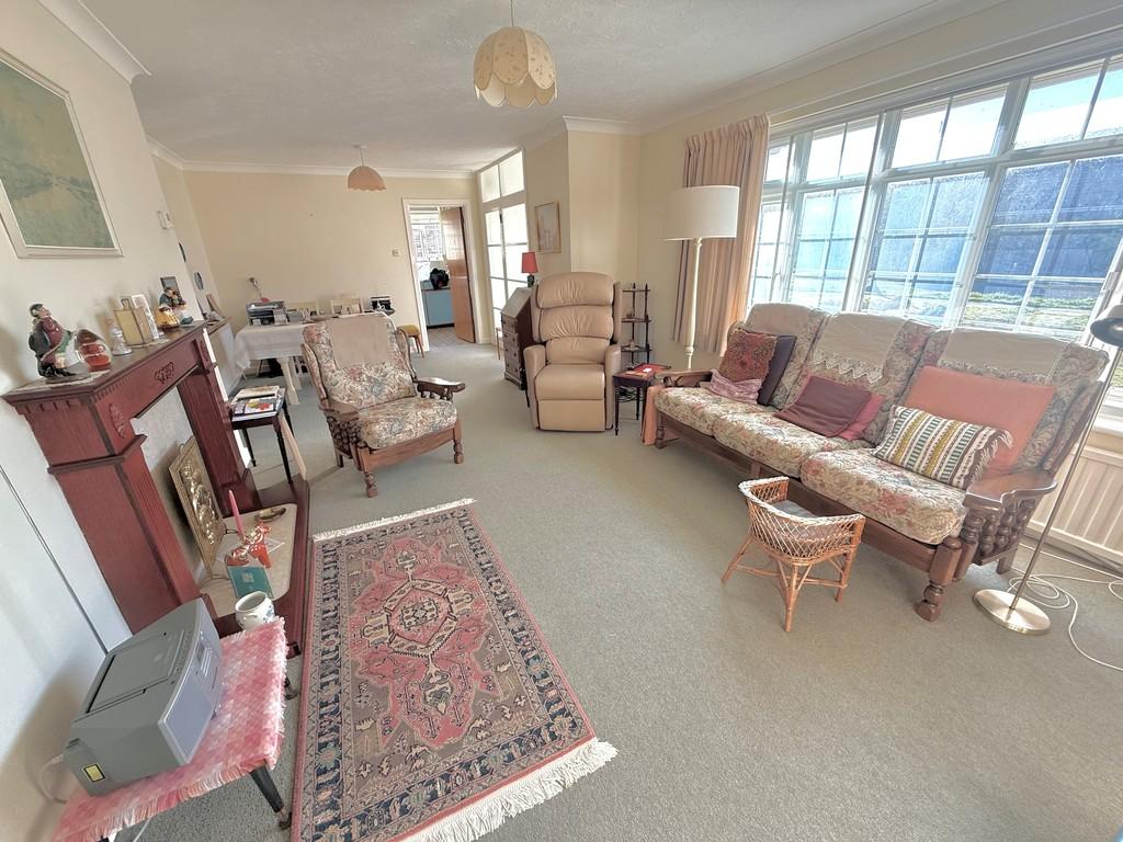 37 Jervis Avenue Lounge 2