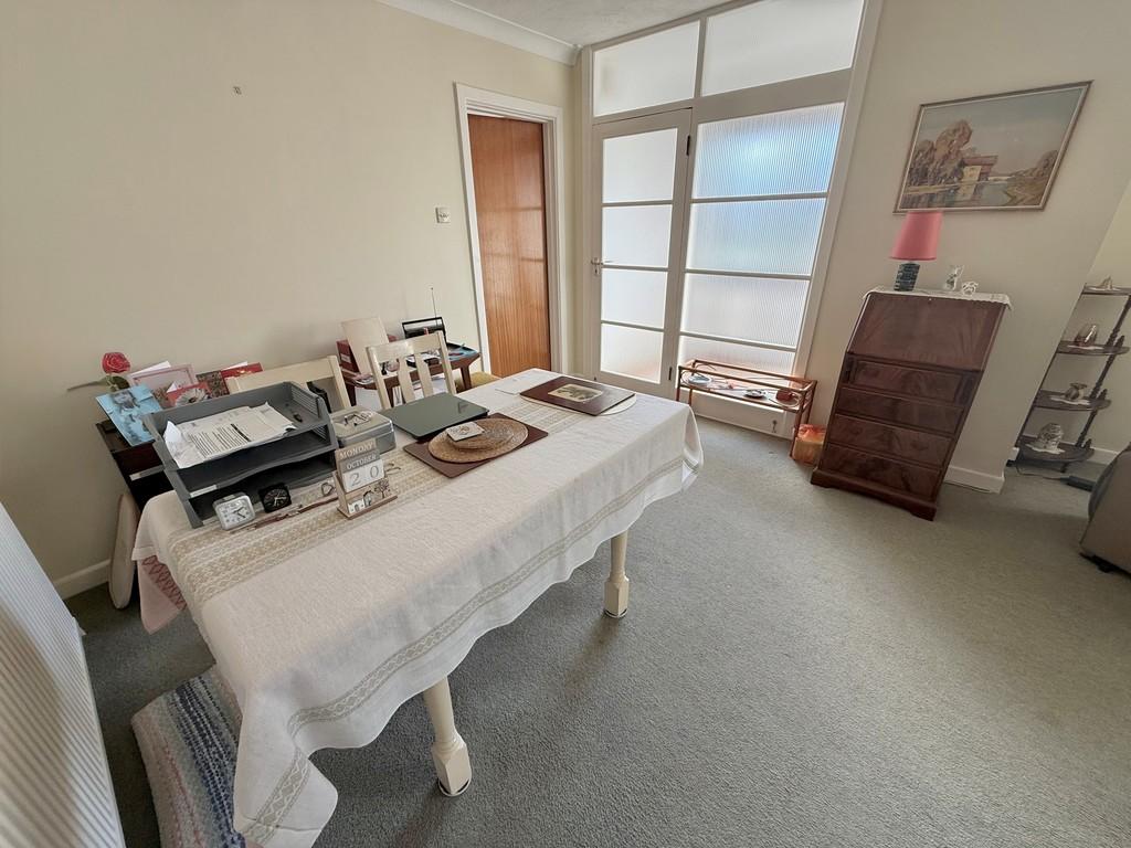 37 Jervis Avenue Dining 2