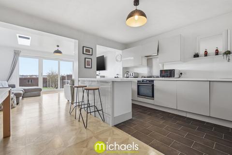 3 bedroom detached house for sale, Bergholt Road, Colchester, CO4