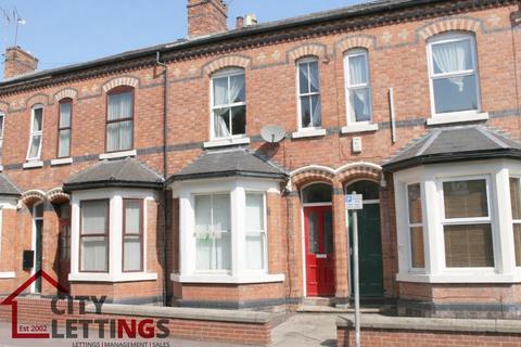 4 bedroom terraced house to rent, Forest Grove,
