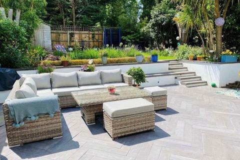 undefined, Sandringham Gardens, Crouch End N8