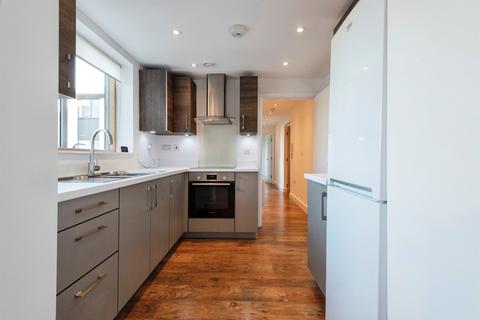 2 bedroom house to rent, Drakes Drive, STEVENAGE