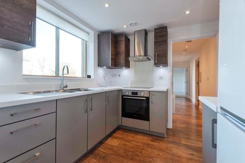 2 bedroom house to rent, Drakes Drive, STEVENAGE