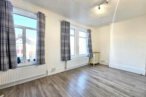 3 bedroom apartment to rent, East End Road, East Finchley