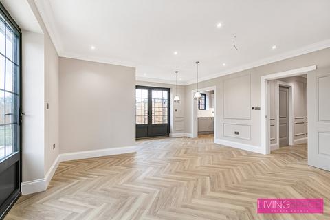 3 bedroom detached house for sale, Barley Close, St Albans