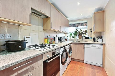 3 bedroom end of terrace house for sale, Kingsway, Camberley GU17